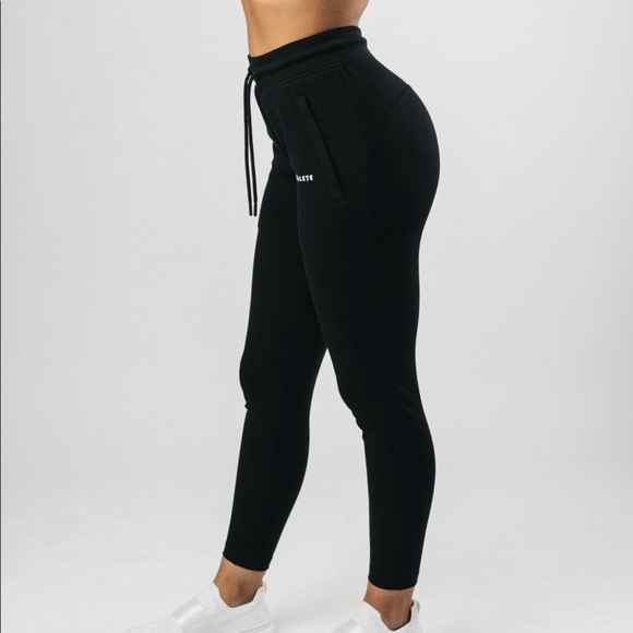 Alphalete Pants - Alphalete essential joggers